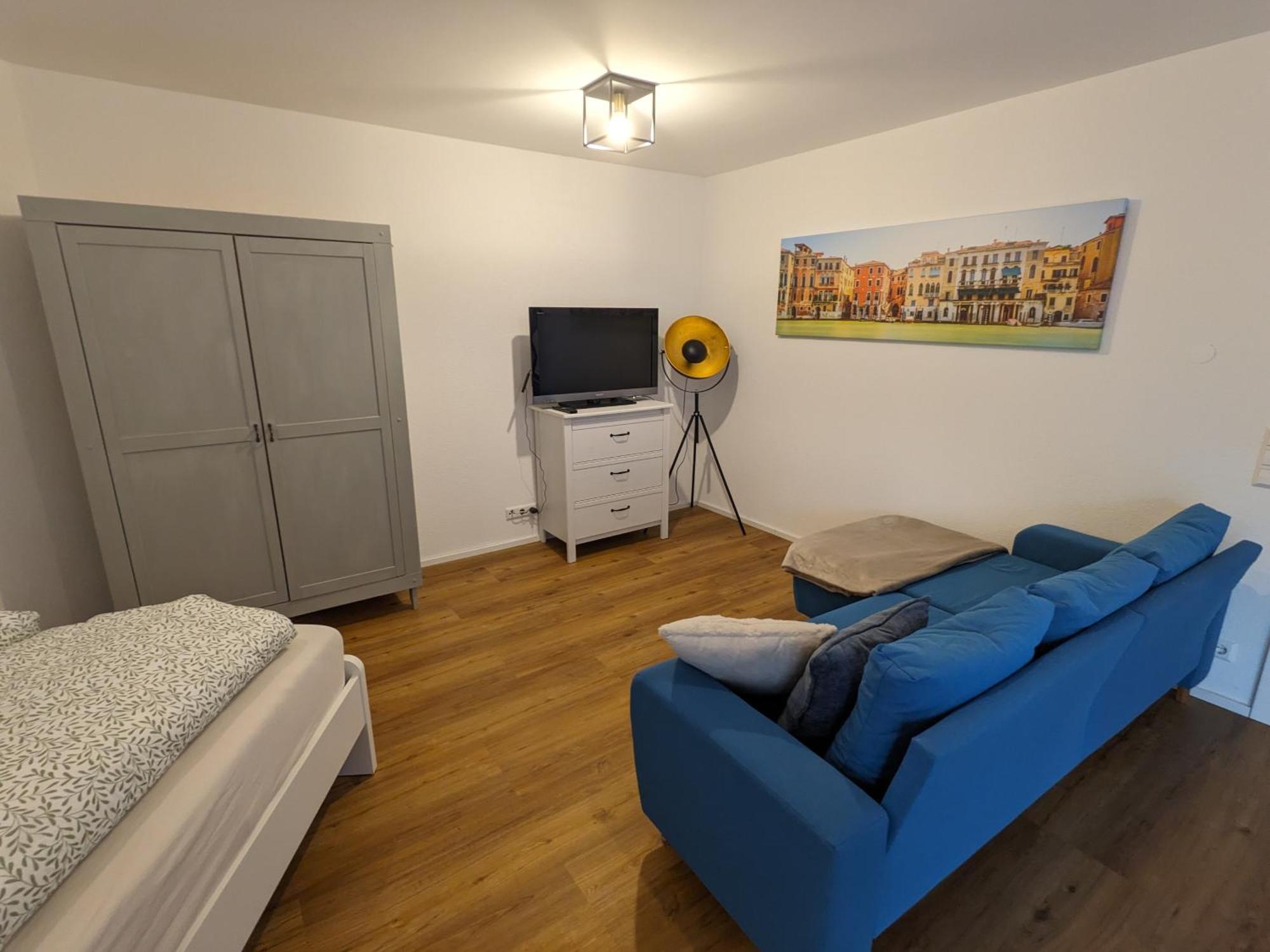 Göppingen Modernes 1- Zimmer- Apartment Am Fusse Des Hohenstaufen מראה חיצוני תמונה